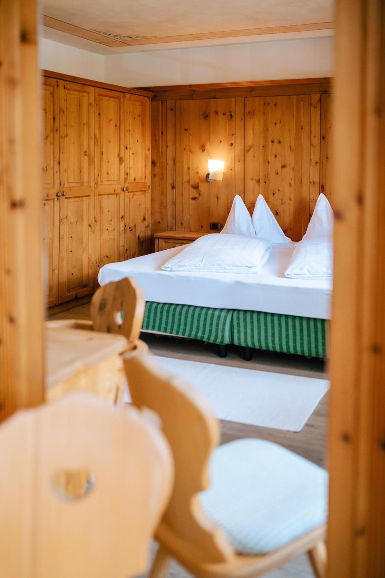Uetia De Boerz Hotel San Martino in Badia Eksteriør billede
