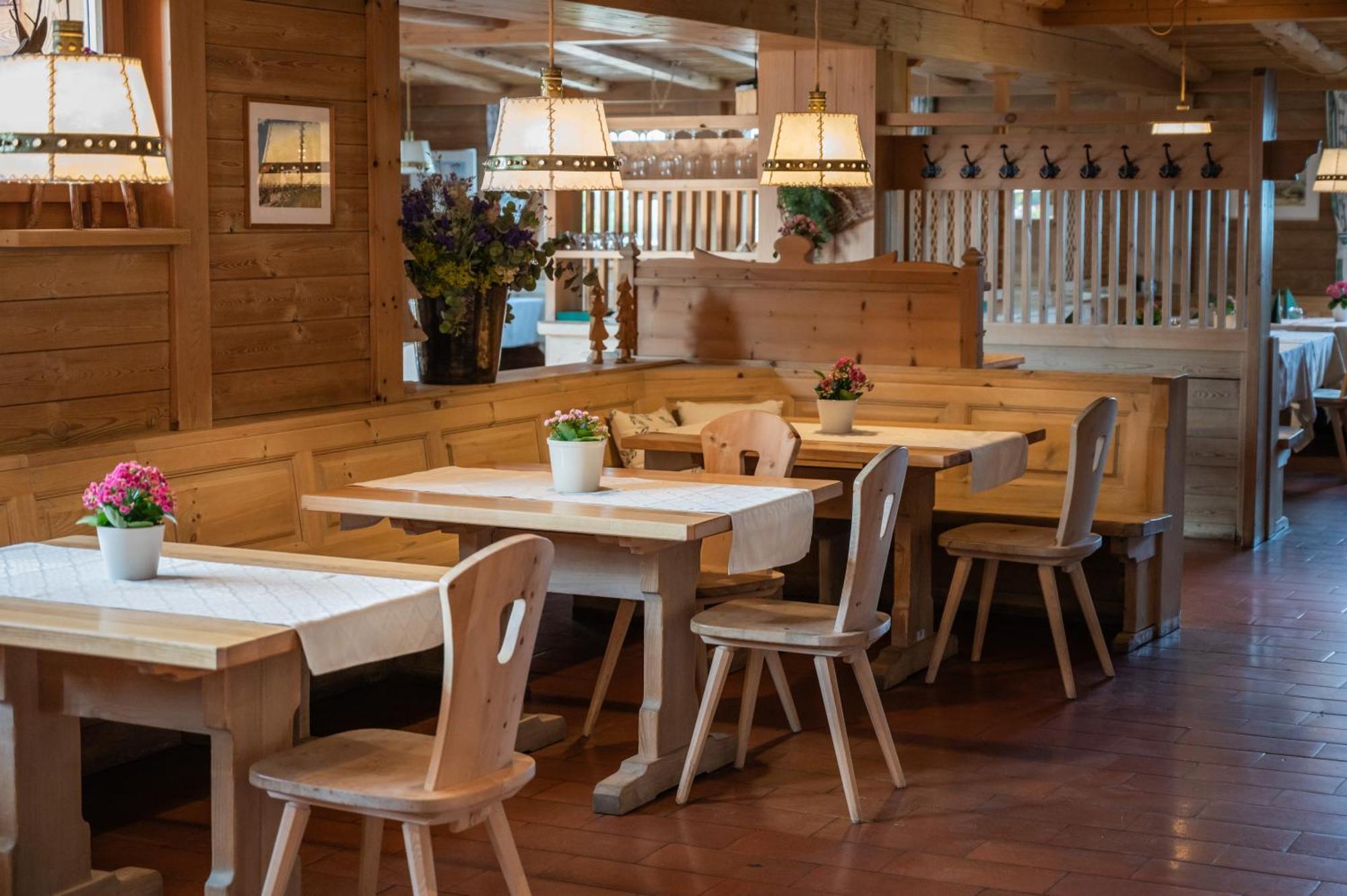 Uetia De Boerz Hotel San Martino in Badia Eksteriør billede