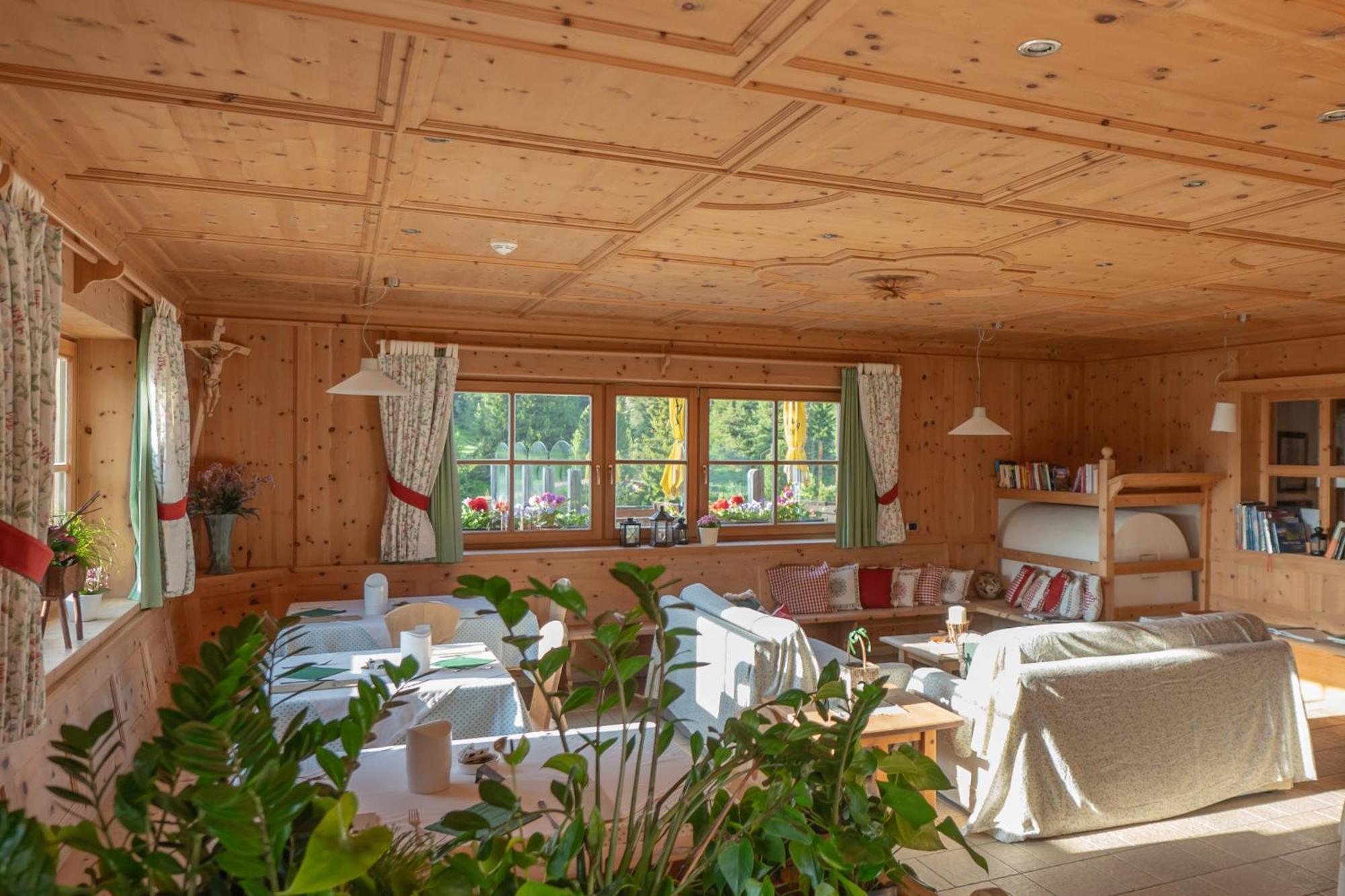 Uetia De Boerz Hotel San Martino in Badia Eksteriør billede