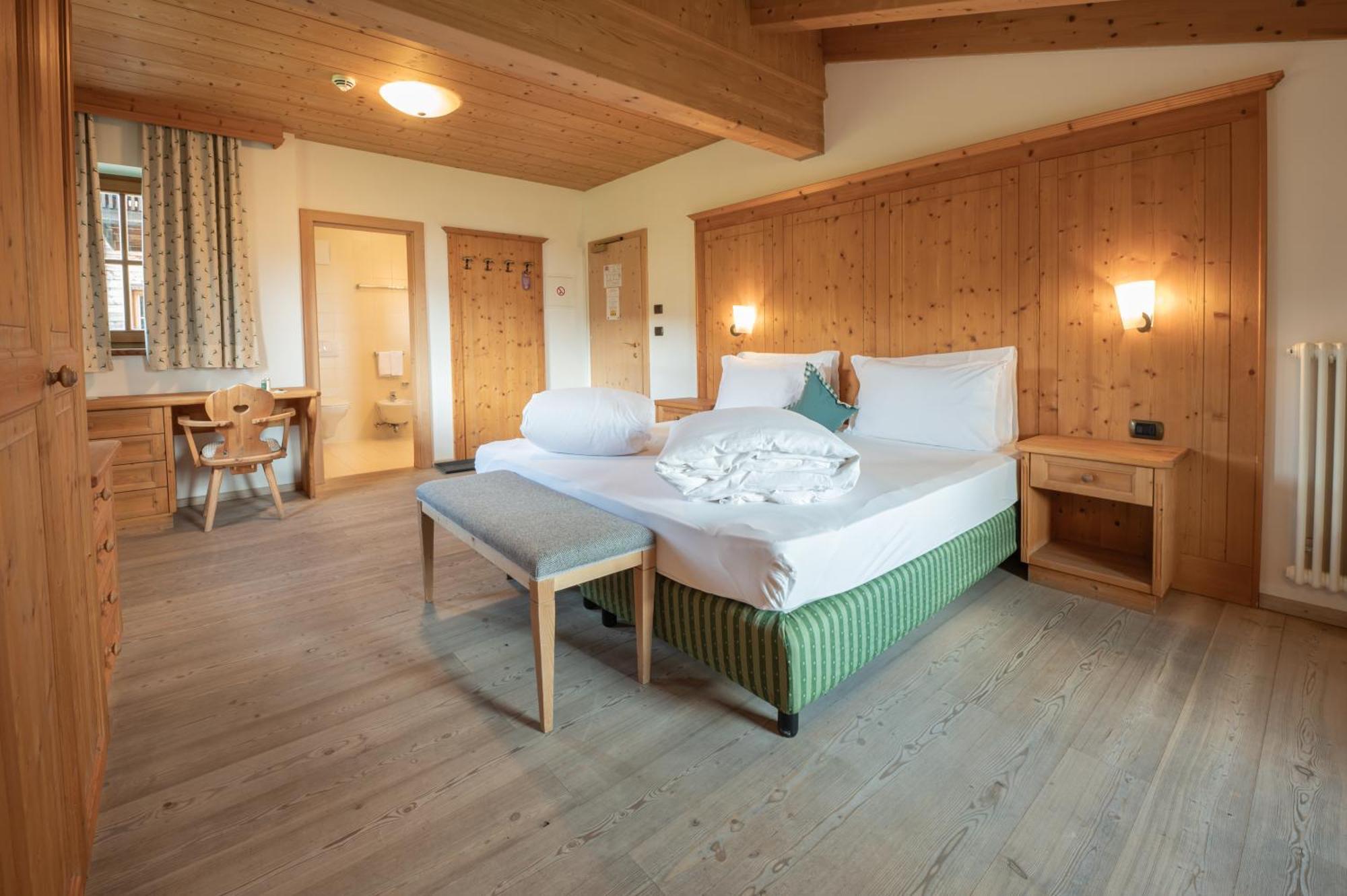 Uetia De Boerz Hotel San Martino in Badia Eksteriør billede