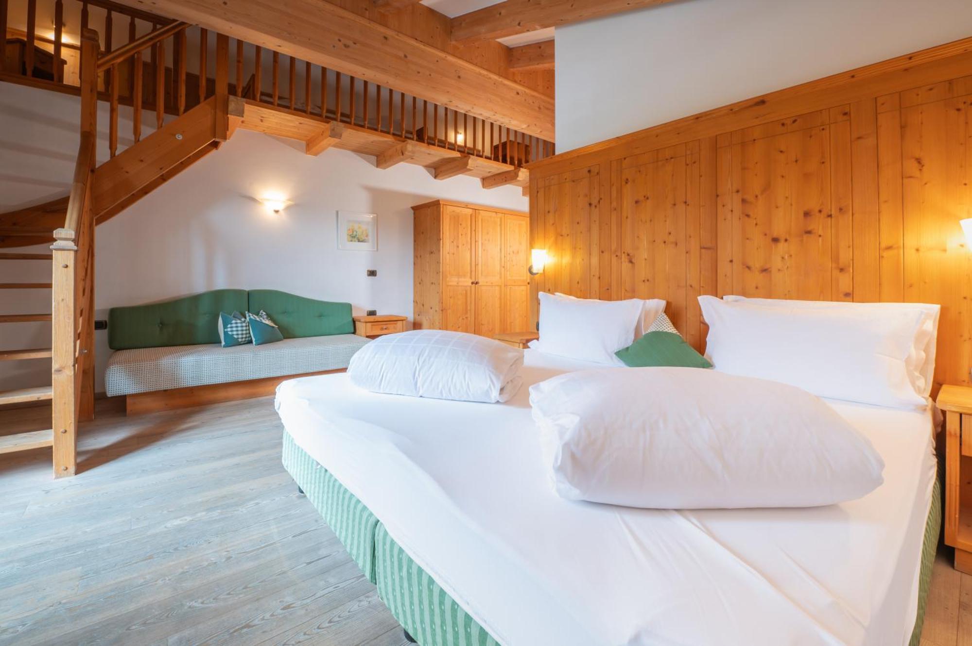 Uetia De Boerz Hotel San Martino in Badia Eksteriør billede